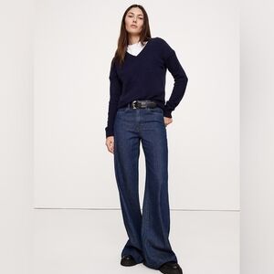 100% Cashmere Banana Republic Lightweight Cashmere V-Neck Sweater Navy Blue